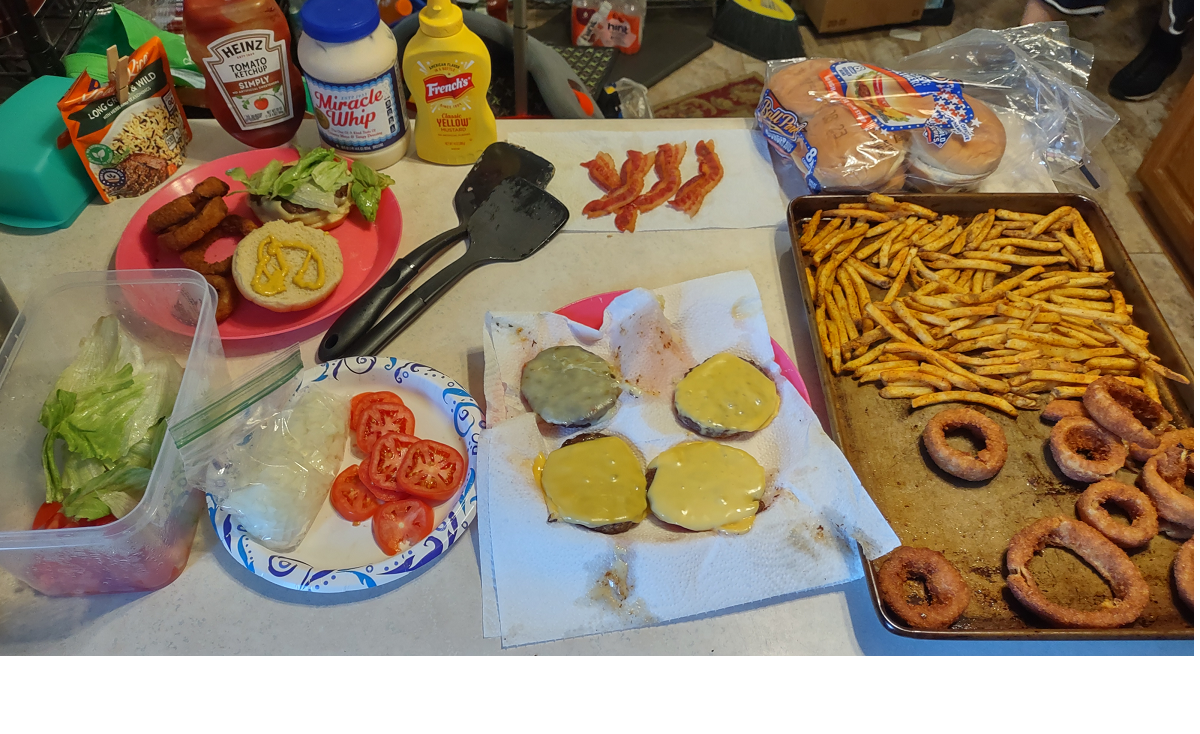 cheese_burger_with_onionrings